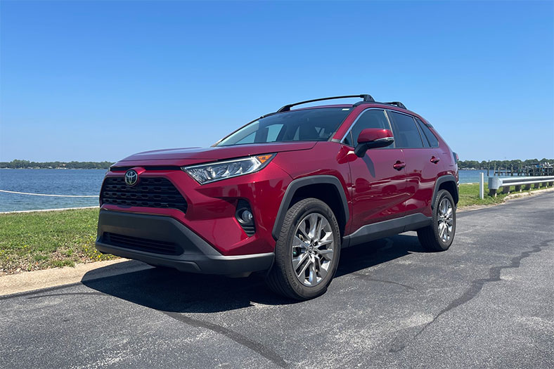 2021 Toyota RAV4 XLE